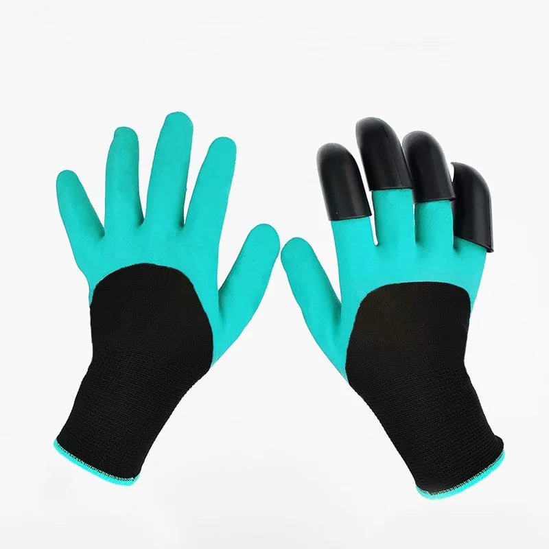 Garden gloves with claws