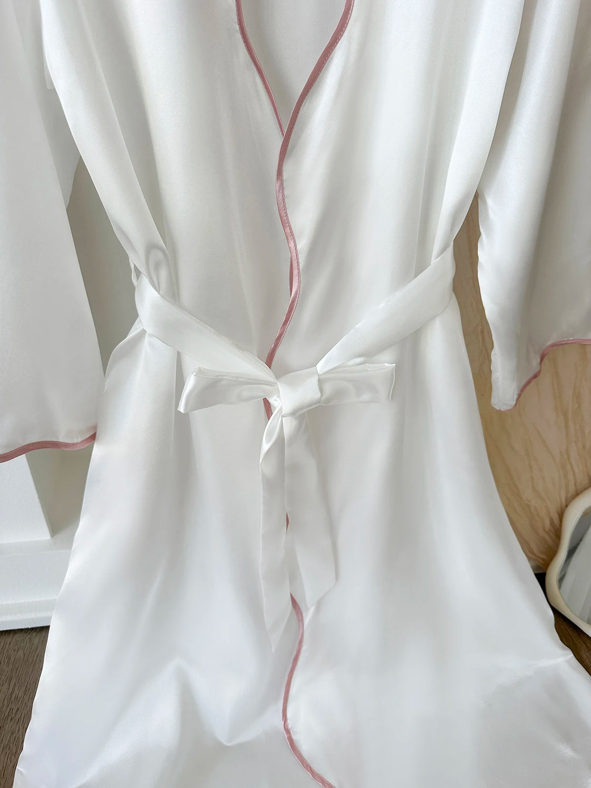 White Contrast-Trim Robe